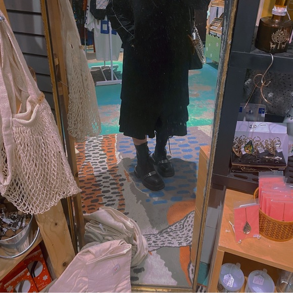 Meet your Posher, Eden - Picture 1 of 1